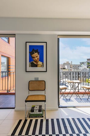 Interior - Designer Sub-Penthouse in Potts Point (Elizabeth Bay)