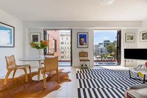 Interior - Designer Sub-Penthouse in Potts Point (Elizabeth Bay)