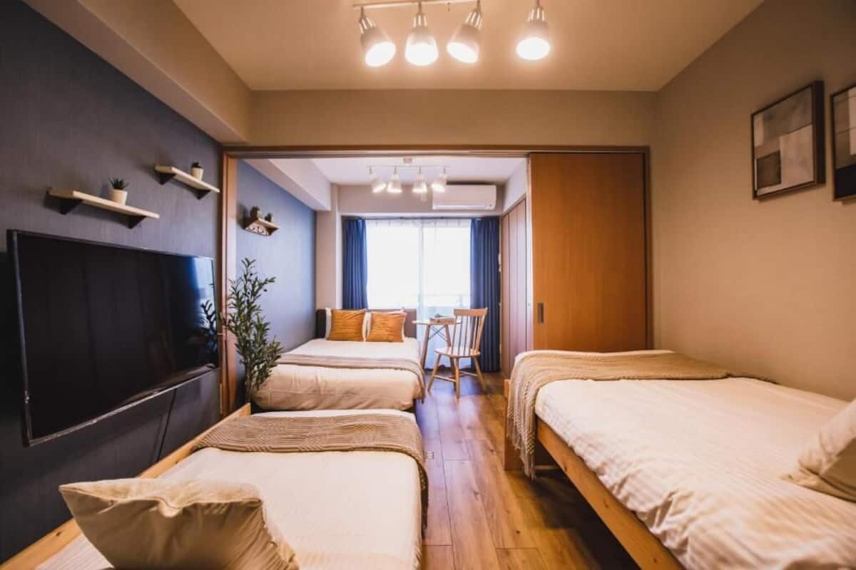 Premium Apartment, Balcony, City View | Langsir/tirai gelap terus, kalis bunyi, seterika/papan seterika 