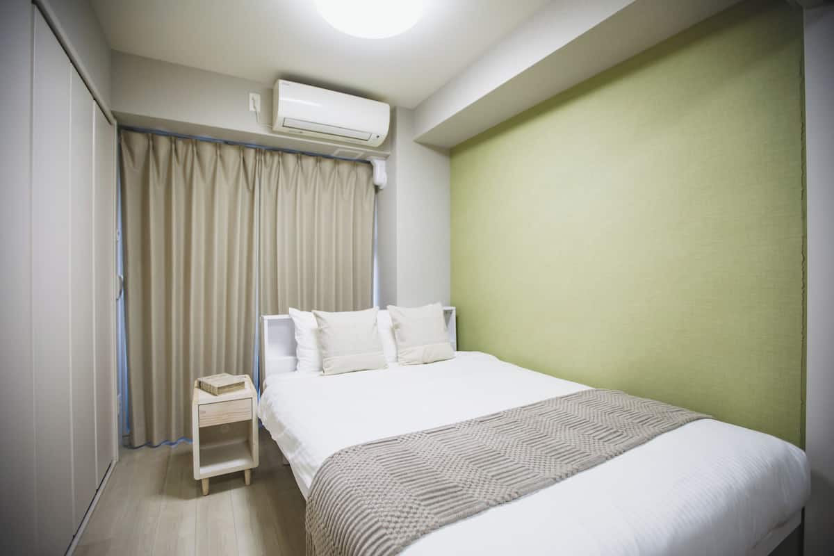 Blackout curtains, iron/ironing board, free WiFi