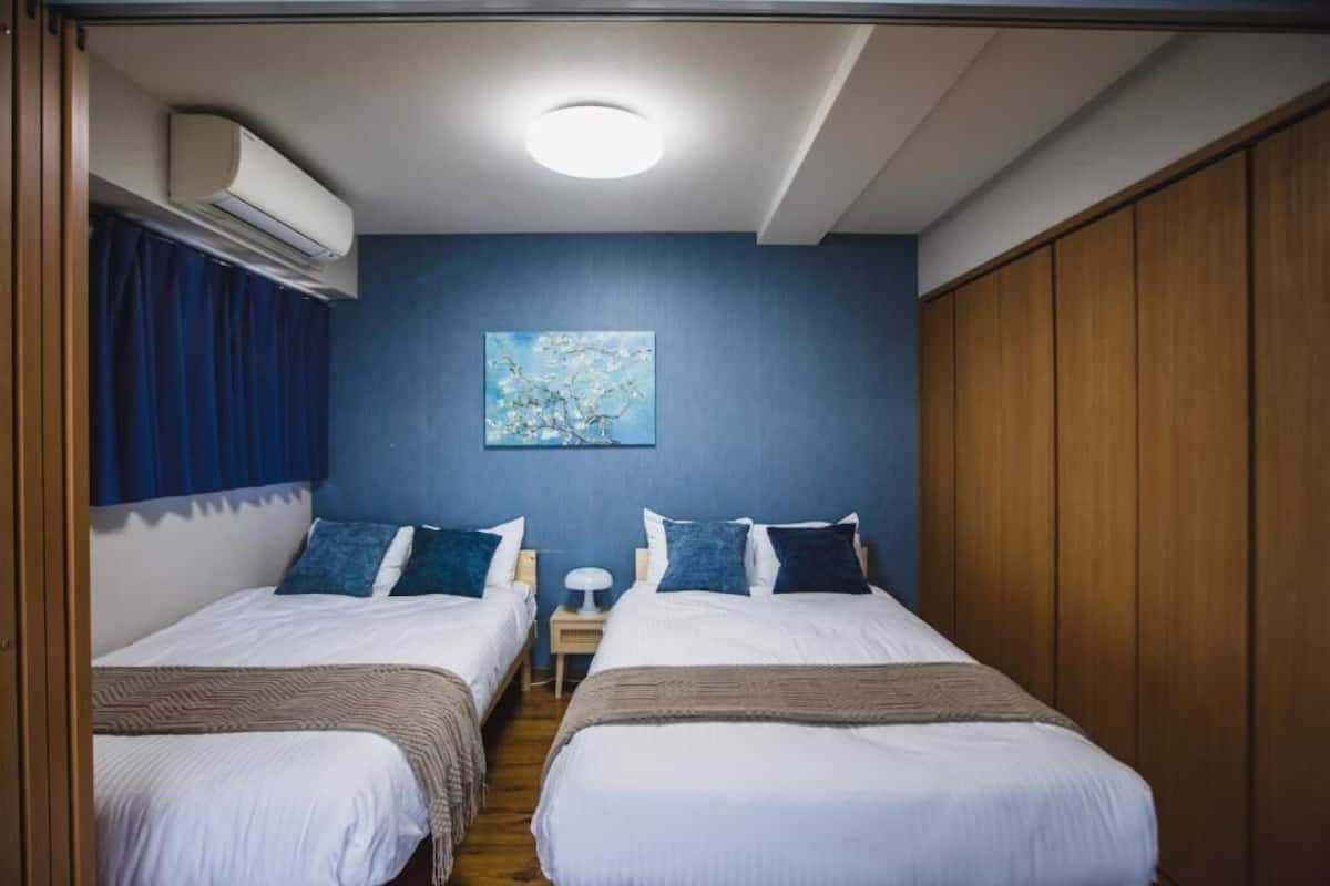 Premium Apartment, Balcony, City View | Langsir/tirai gelap terus, kalis bunyi, seterika/papan seterika 