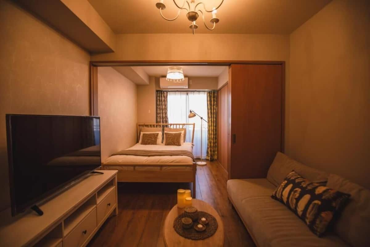 Premium Apartment, Balcony, City View | Langsir/tirai gelap terus, kalis bunyi, seterika/papan seterika 