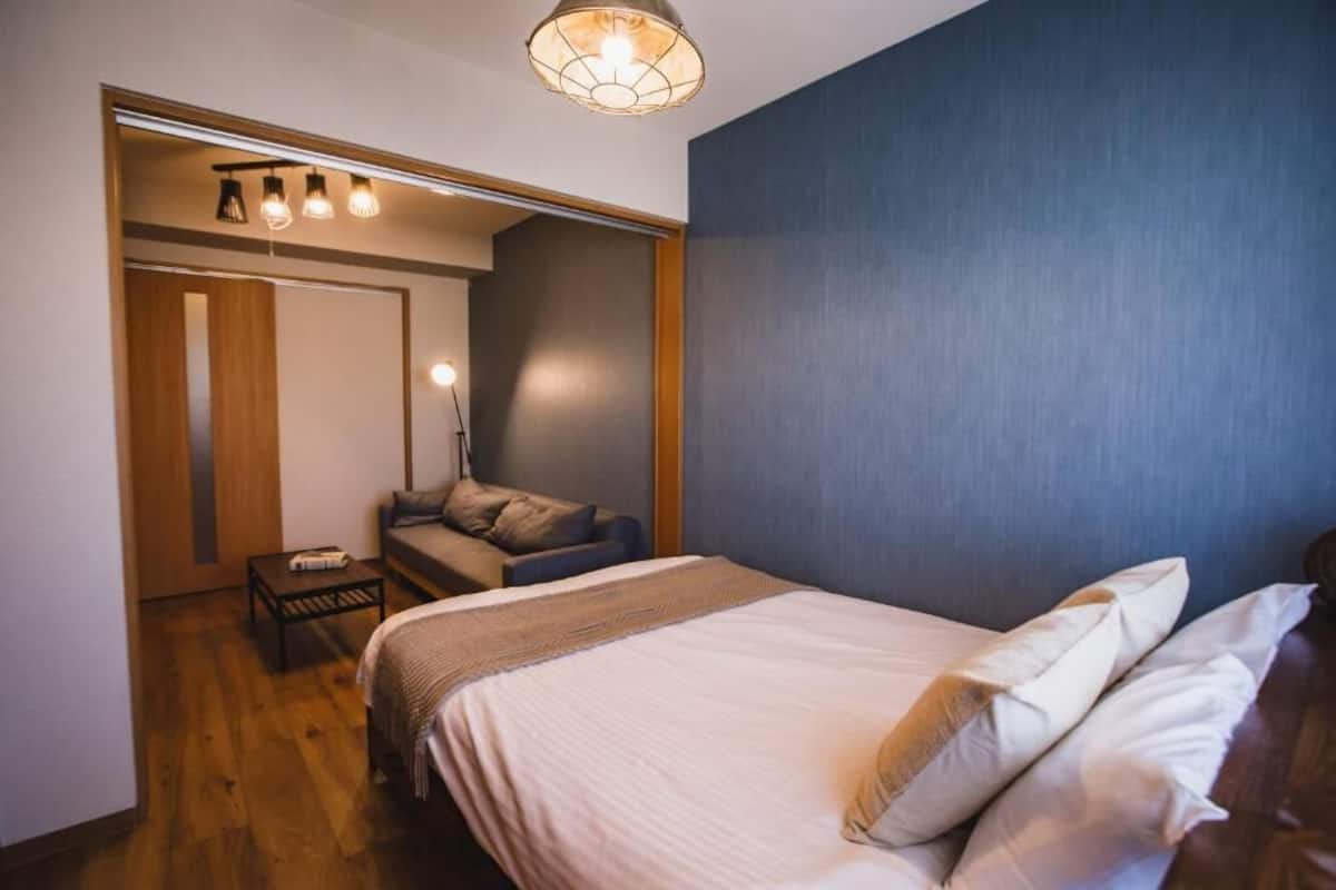 Premium Apartment, Balcony, City View | Langsir/tirai gelap terus, kalis bunyi, seterika/papan seterika 