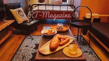 Blackout curtains, soundproofing, iron/ironing board, free WiFi