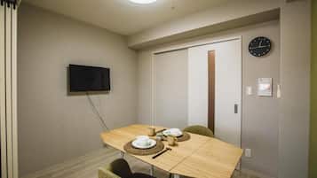 Premium Apartment, Balcony, City View | Dining