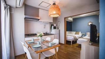 Premium Apartment, Balcony, City View | Dining