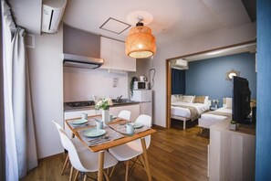 Premium Apartment, Balcony, City View | Dining
