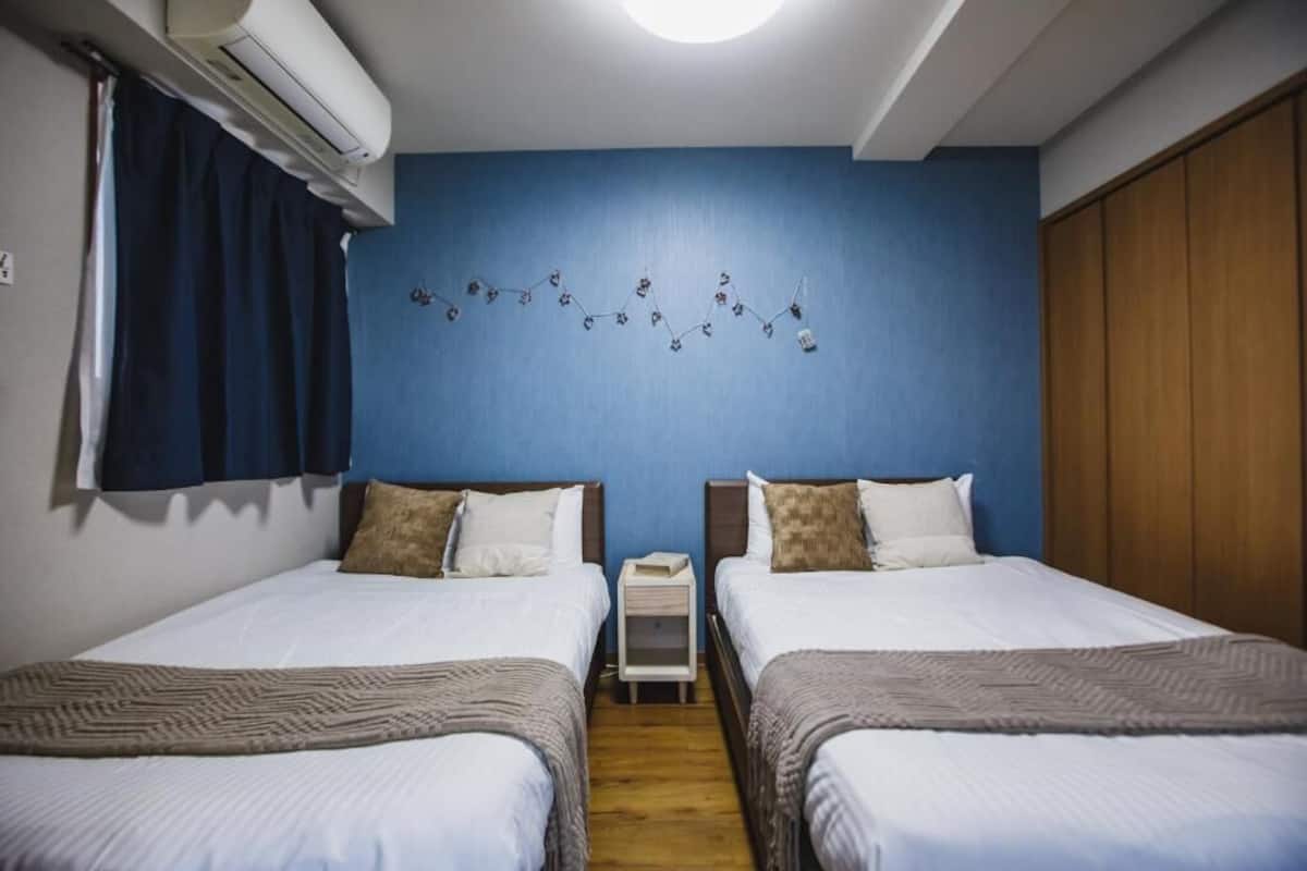 Premium Apartment, Balcony, City View | Langsir/tirai gelap terus, kalis bunyi, seterika/papan seterika 