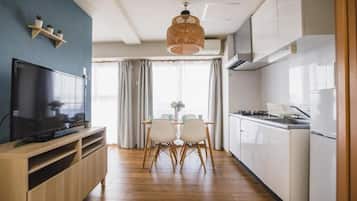 Premium Apartment, Balcony, City View | Private kitchen | Electric kettle, cleaning supplies, paper towels