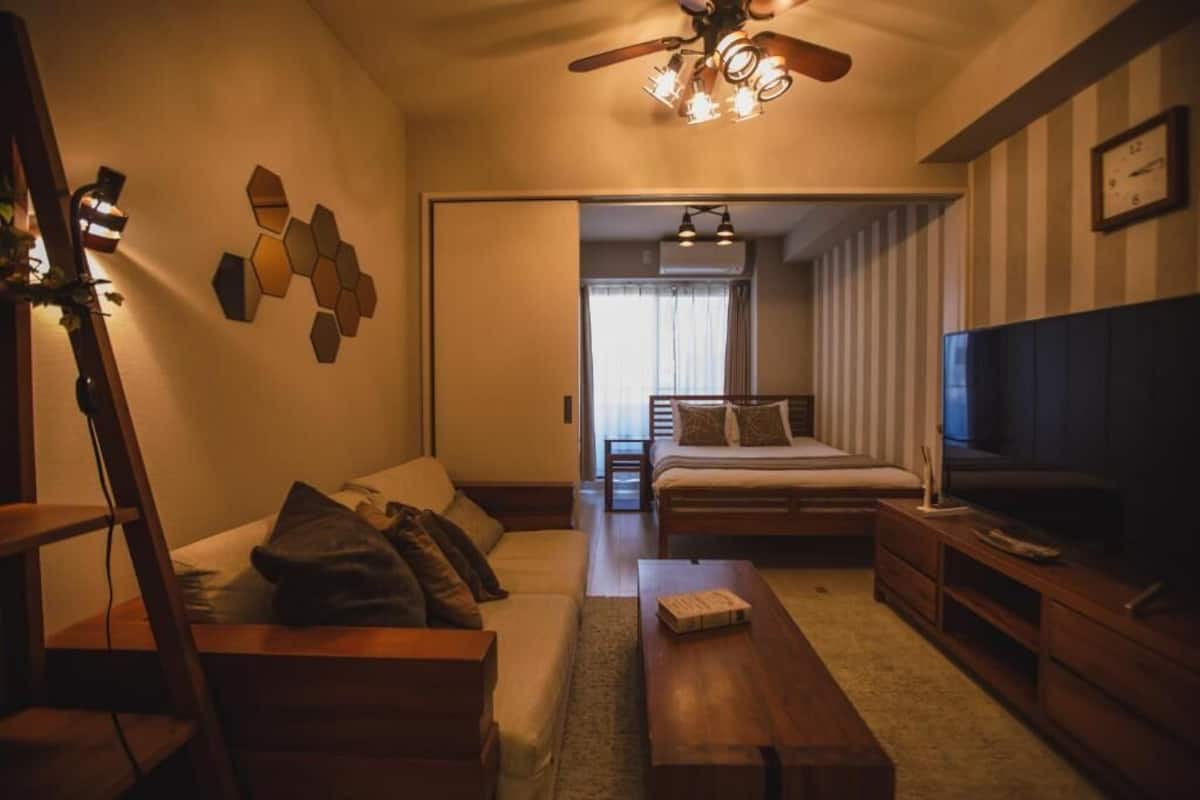 Premium Apartment, Balcony, City View | Langsir/tirai gelap terus, kalis bunyi, seterika/papan seterika 