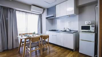 Premium Apartment, Balcony, City View | Private kitchen
