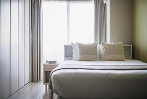 Lägenhet Premium - balkong - utsikt mot staden | Mörkläggningsgardiner, ljudisolering och strykjärn/strykbräda