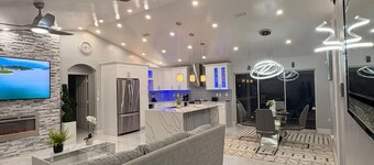 Cozy 3-bedroom house in serene Lehigh Acres with AC