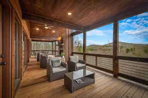 Terrace/patio - 249 Ranger Station - Mountain View | Pet Friendly | Hot Tub | Shuffleboard | Cornhole (Morganton)