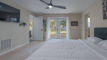 3 habitaciones, tabla de planchar con plancha, wifi y ropa de cama