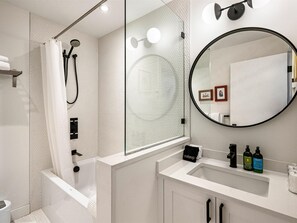 Shower, hair dryer - St Mortiz Townhome - Walk to Whistler, Alta Lake, Whistler Golf Course (Whistler)