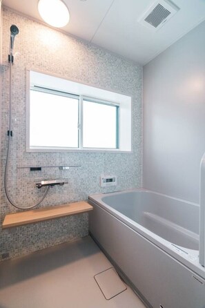 Hair dryer, bidet, towels - Luxe 6-bedroom Ski Lodge Myoko Kogen (Myoko)