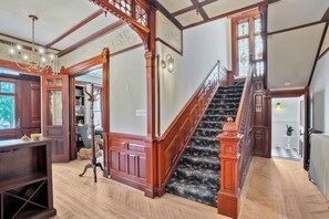 Interior - Heritage Estate 1893 - Former Inn - Walk Downtown (Wolfville)
