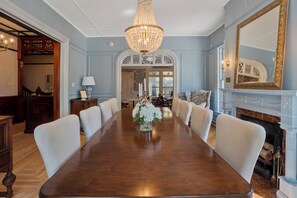 Dining - Heritage Estate 1893 - Former Inn - Walk Downtown (Wolfville)