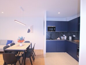 Dining - Luxury 3-bedroom apartment in hyper centre, air con, lift (Bordeaux)