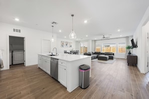 Interior - Serenity House-Newly Built, Peaceful Stay (Bakersfield)