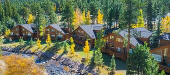 Riverfront! Views, minute to RMNP & town