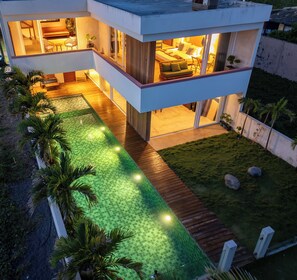 حمام سباحة