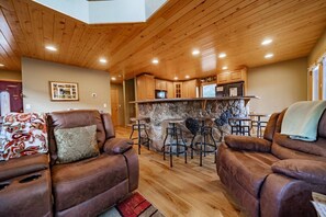 TV, fireplace, stereo - Luxury Black Canyon Home Near the Stanley Hotel (Estes Park)