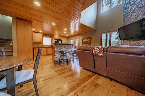 Luxury Black Canyon Home Near the Stanley Hotel