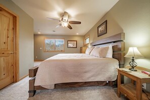 Iron/ironing board, WiFi, bed sheets - Luxury Black Canyon Home Near the Stanley Hotel (Estes Park)