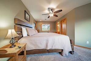 Tabla de planchar con plancha, wifi y ropa de cama 