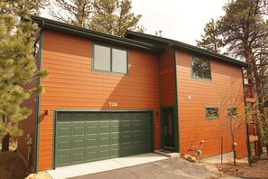 Exterior - Luxury Black Canyon Home Near the Stanley Hotel (Estes Park)