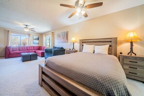 3 Schlafzimmer, Schreibtisch, Bügeleisen/Bügelbrett, Reisekinderbett