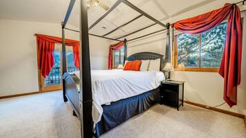 3 bedrooms, iron/ironing board, travel crib, WiFi