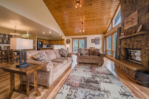 Télévision, cheminée