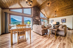 Télévision, cheminée