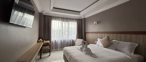 Deluxe Double Room, Mountain View | Free WiFi