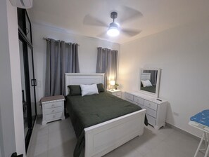 3 chambres, fer et planche à repasser, Wi-Fi gratuit, draps fournis