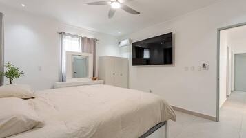 3 bedrooms, iron/ironing board, free WiFi, bed sheets