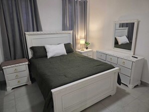 Ferros/tábuas de passar roupa, Wi-Fi de cortesia, roupa de cama