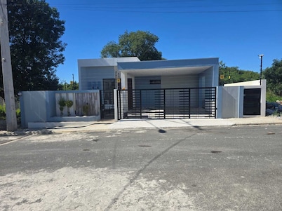 "Paradise in La Romana: Villa with Luxury Pool and Jacuzzi