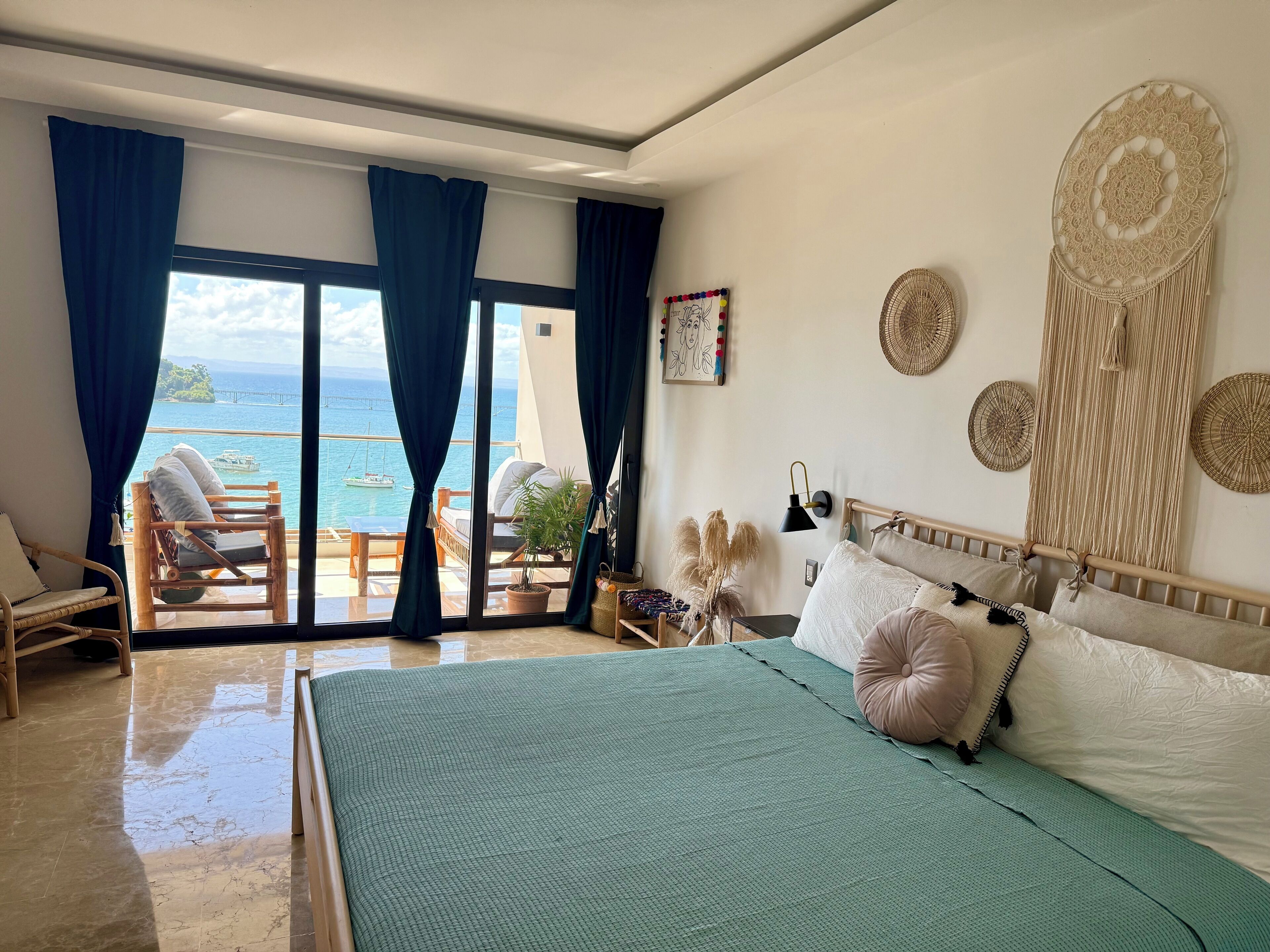 2 bedrooms, in-room safe, desk, iron/ironing board