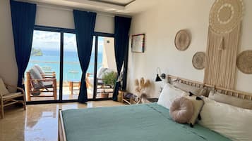 2 bedrooms, in-room safe, desk, iron/ironing board