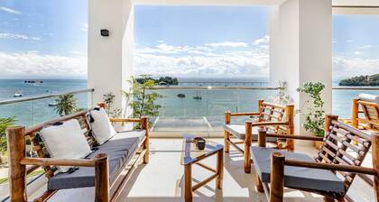 Modern 2BR Oceanview Retreat w/ Balcony Walk to Bay