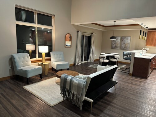 Spacious 4-bedroom townhome in quiet Iowa City neighborhood