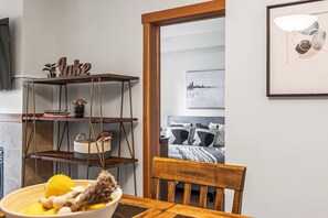 Dining - Chic 1BR City Nest. Heated Parking + Hot Tub/Pool (Canmore)