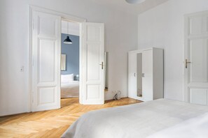 2 bedrooms, iron/ironing board, WiFi, bed sheets - Blueground | Innere Stadt, view, nr Danube Canal (Vienna)