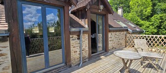 Charming stone house in green perigord
