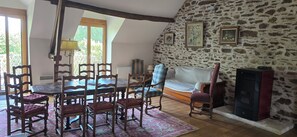 TV - Charming stone house in green perigord (La Coquille)