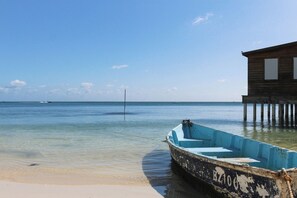On the beach - 2BR UpperLevel Beachfront |Pompano 602 | La Beliza (San Pedro)